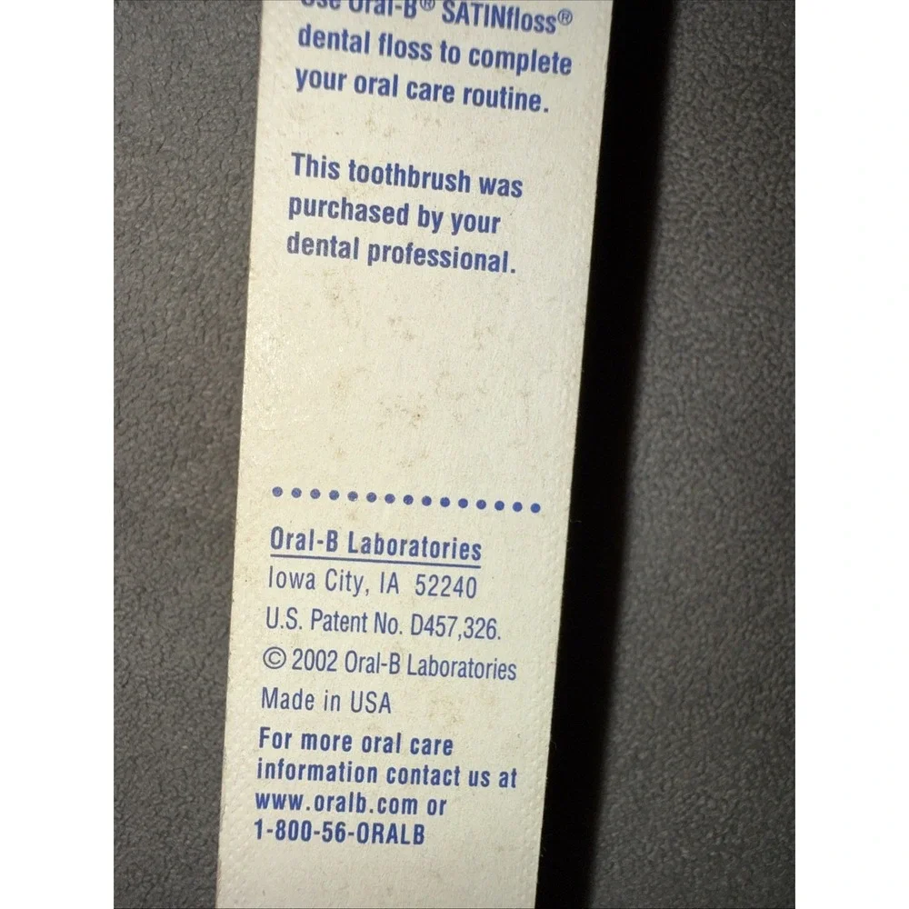 Vintage 2002 Oral B Sensitive Toothbrush Compact 35 Extra‎ Soft